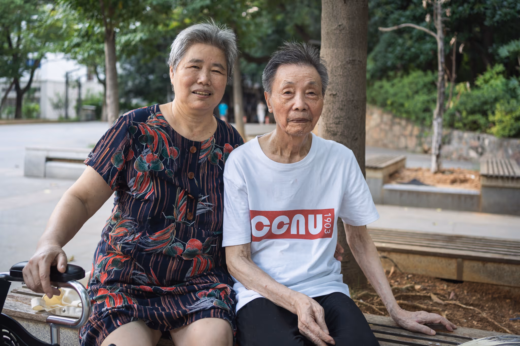 20220802 图书馆（华师文学院的老师不久后仙逝了）